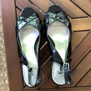 Fioni sandals, patent leather, sling back open toe, black, size 7-1/2.